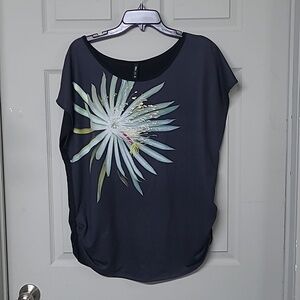 Edista LA Short Sleeve Mixed Media Top Rushed Sides Screen Print Black/Floral XL